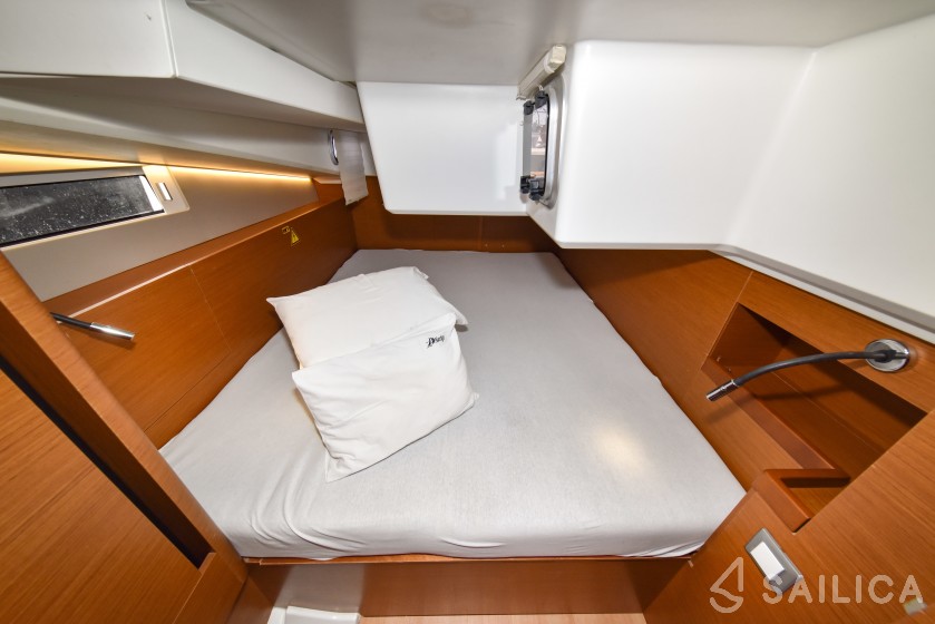 Sun Odyssey 490 - Yacht Charter Sailica