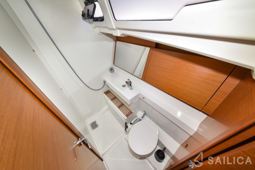 Sun Odyssey 490 - Yacht Charter Sailica