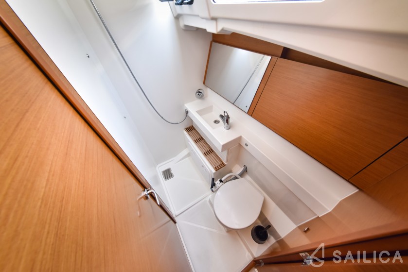 Sun Odyssey 490 - Yacht Charter Sailica