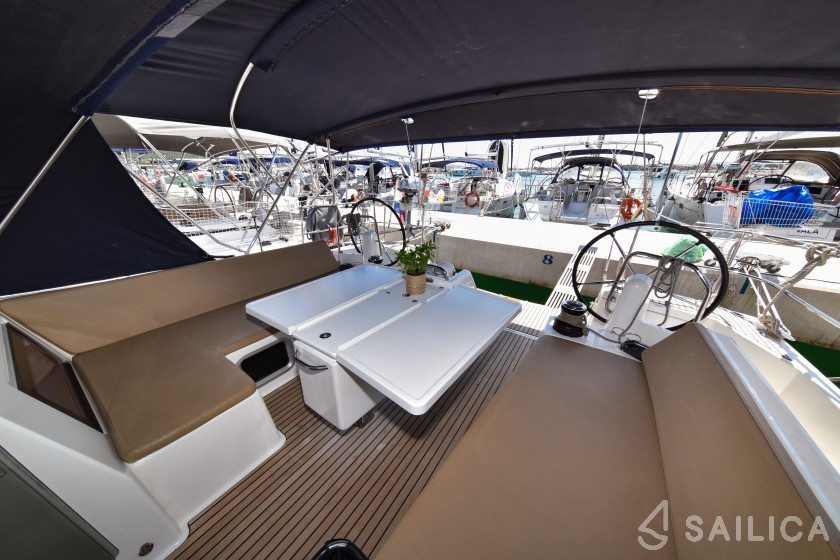 Sun Odyssey 490 - Yacht Charter Sailica