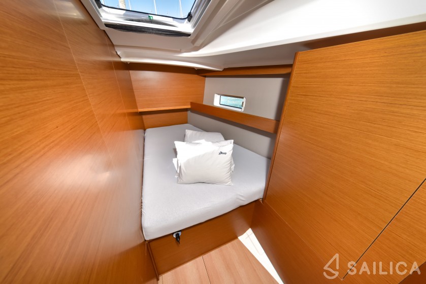 Sun Odyssey 490 - Yacht Charter Sailica