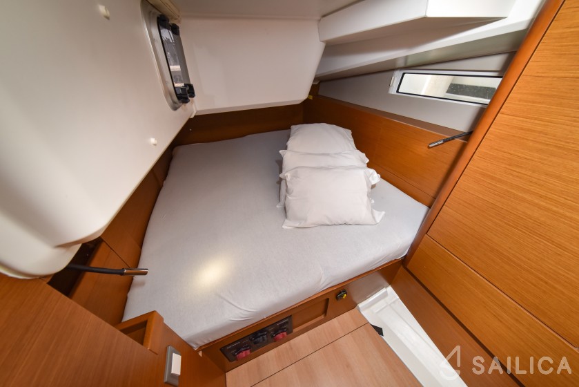 Sun Odyssey 490 - Yacht Charter Sailica
