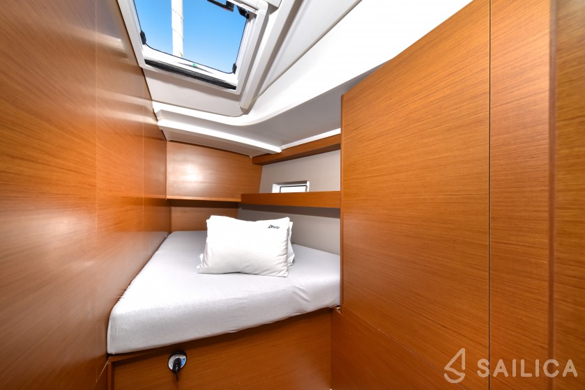 Sun Odyssey 490 - Yacht Charter Sailica