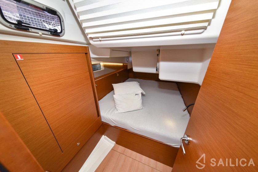 Sun Odyssey 490 - Yacht Charter Sailica