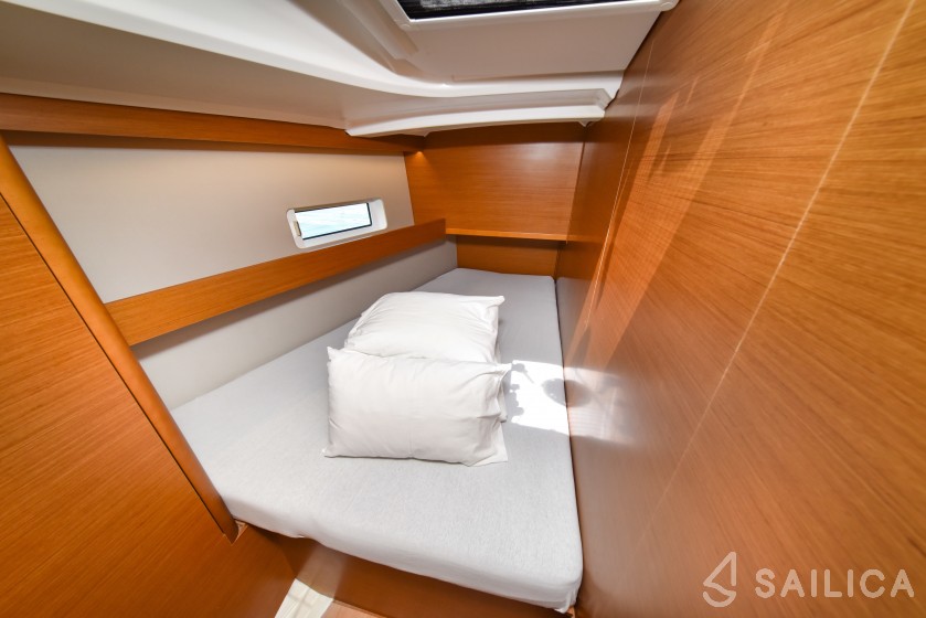 Sun Odyssey 490 - Yacht Charter Sailica
