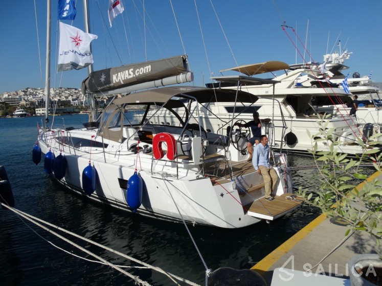 Jeanneau 54 - 6 cab. - Yacht Charter Sailica