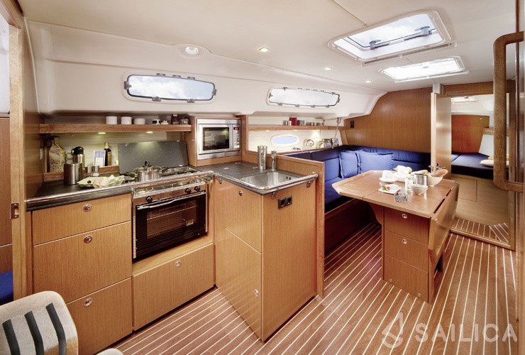Bavaria 35 Cruiser - Yacht Charter Sailica