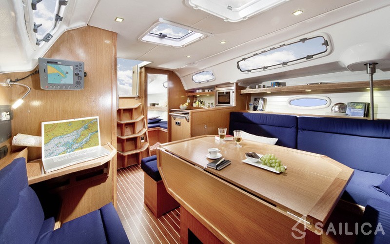 Bavaria 35 Cruiser - Yacht Charter Sailica