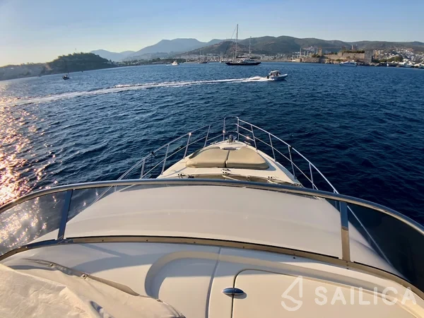 Azimut 55 - Yacht Charter Sailica