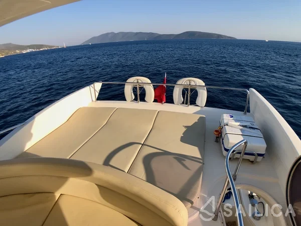 Azimut 55 - Yacht Charter Sailica