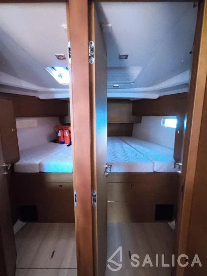 Sun Odyssey 519 - Yacht Charter Sailica