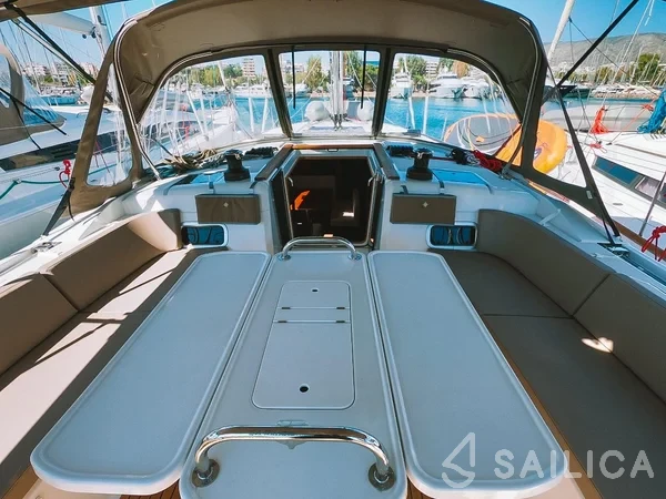 Sun Odyssey 519 - Yacht Charter Sailica