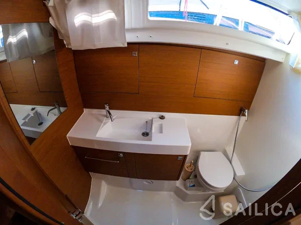 Sun Odyssey 519 - Yacht Charter Sailica