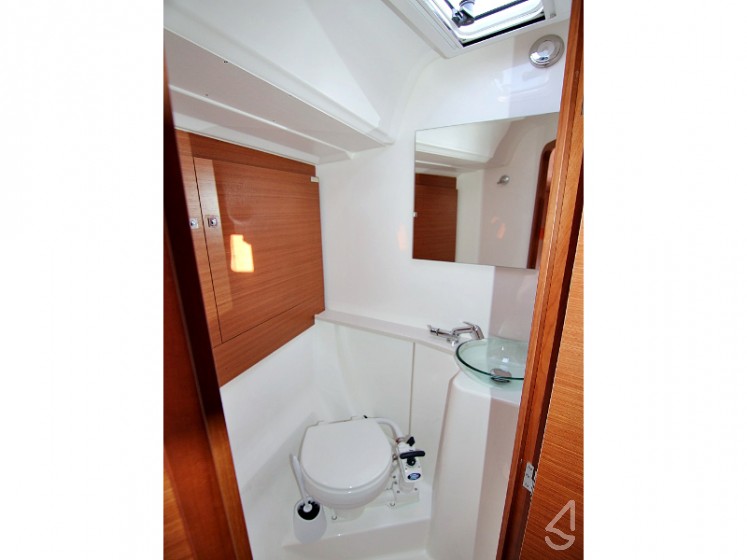 Dufour 460 GL - Yacht Charter Sailica
