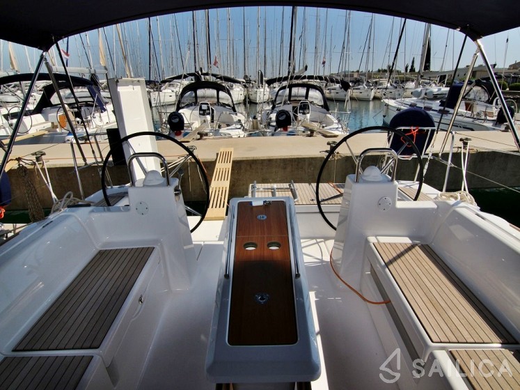Dufour 460 GL - Yacht Charter Sailica