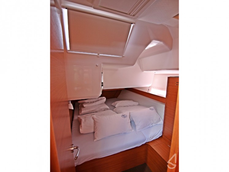 Dufour 460 GL - Yacht Charter Sailica