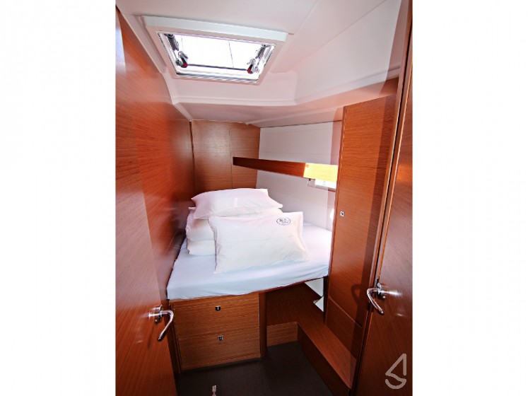 Dufour 460 GL - Yacht Charter Sailica