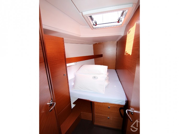 Dufour 460 GL - Yacht Charter Sailica