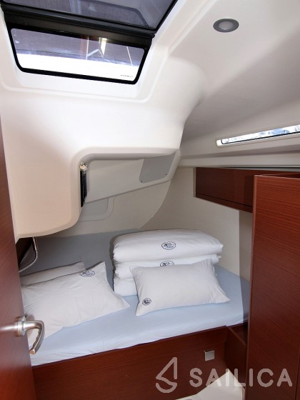 Hanse 418 - Yacht Charter Sailica