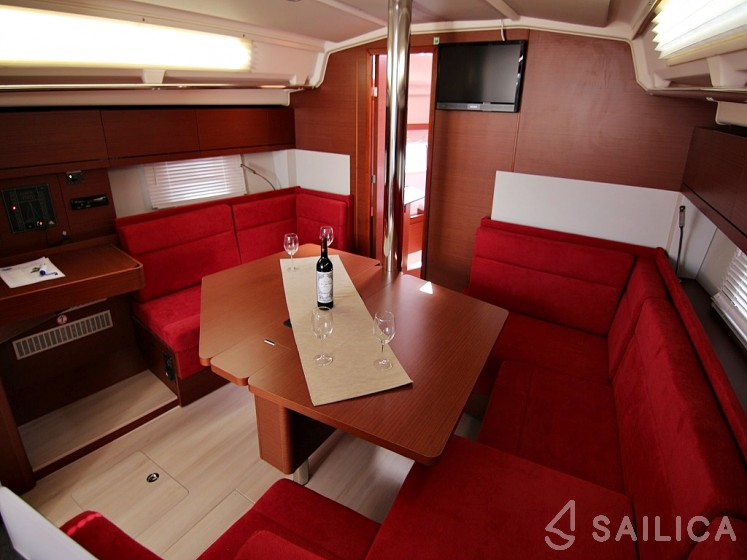 Hanse 418 - Yacht Charter Sailica