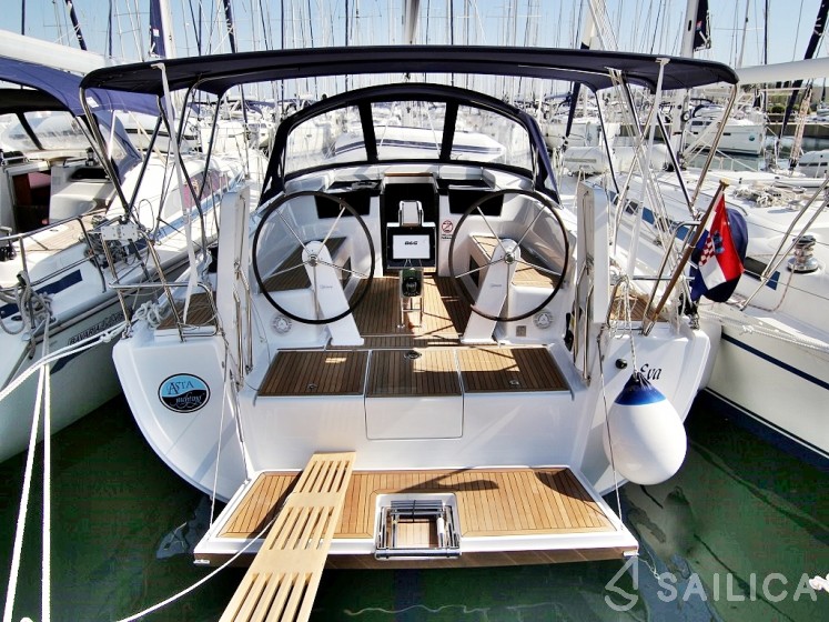 Hanse 418 - Yacht Charter Sailica