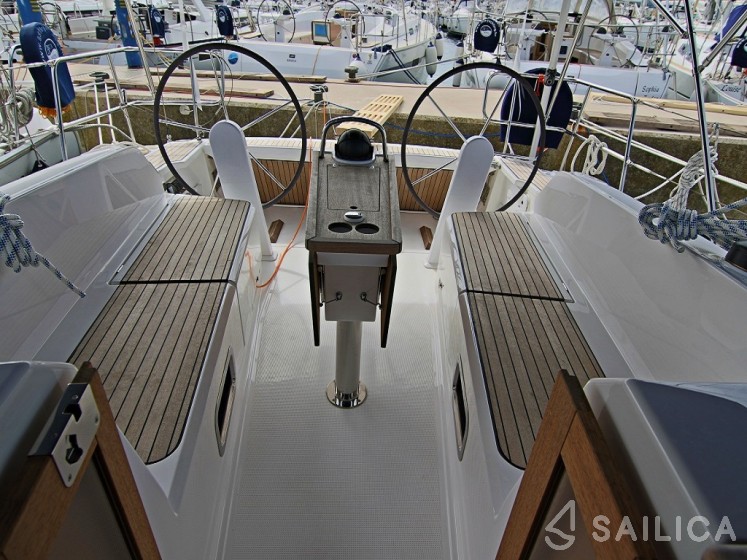 Bavaria 41 Cruiser - Yacht Charter Sailica
