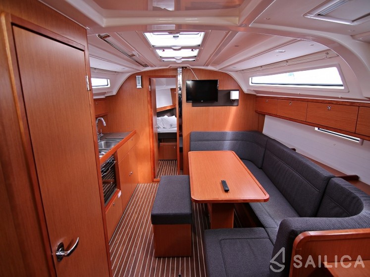 Bavaria 41 Cruiser - Yacht Charter Sailica