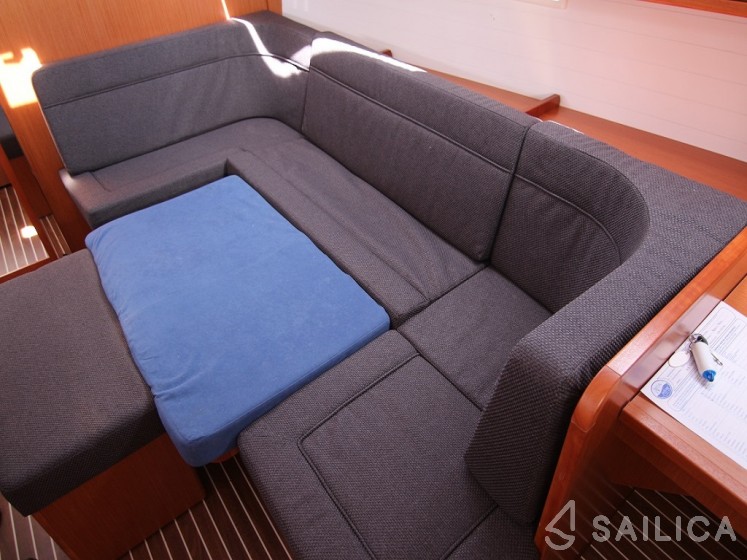 Bavaria 41 Cruiser - Yacht Charter Sailica