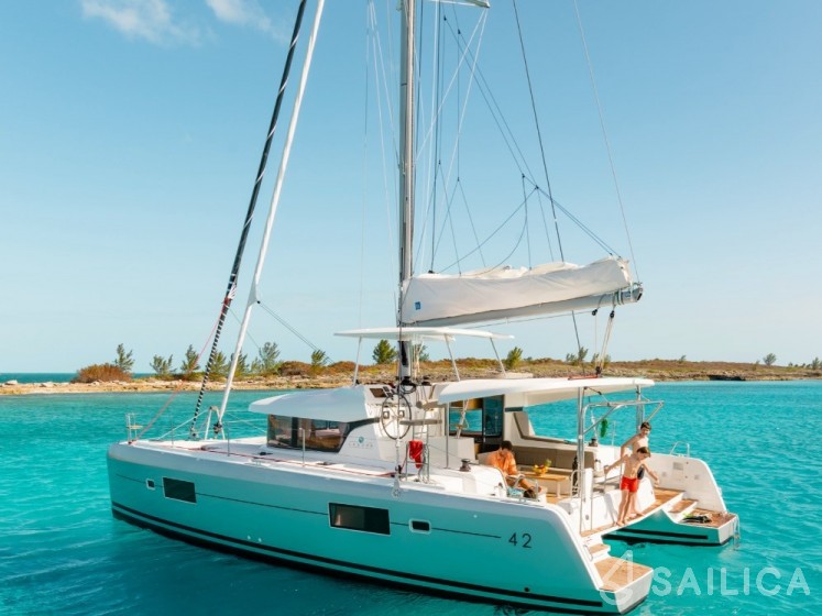 Lagoon 42 - Yacht Charter Sailica
