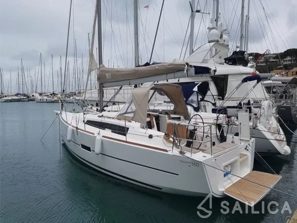 Dufour 360 GL - Yacht Charter Sailica