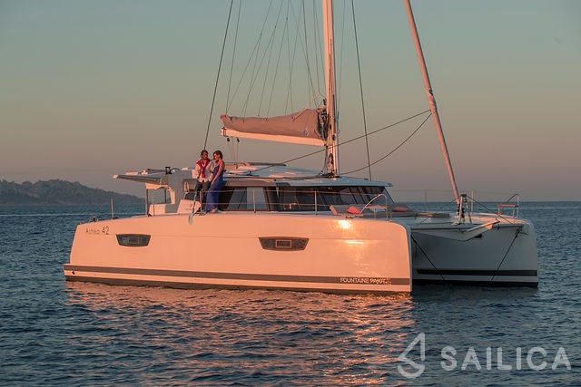Astréa 42 - Yacht Charter Sailica