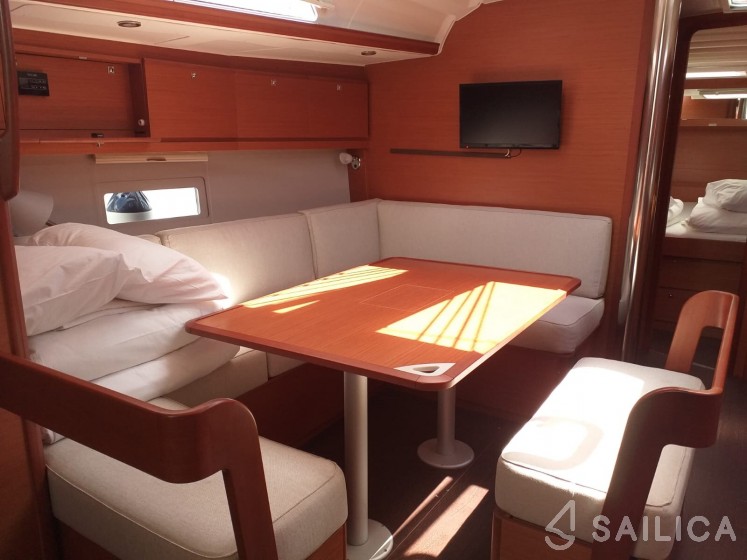 Dufour 430 - Yacht Charter Sailica