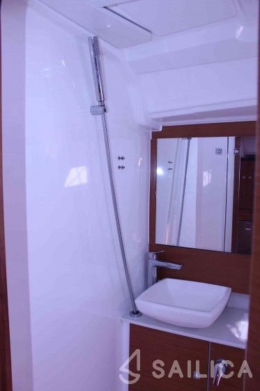 Dufour 430 - Yacht Charter Sailica