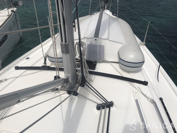 Oceanis 41.1 - Yacht Charter Sailica