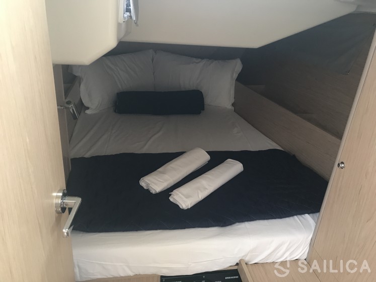 Oceanis 41.1 - Yacht Charter Sailica