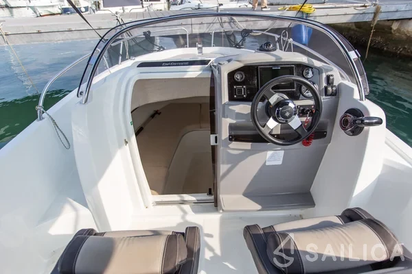 Cap Camarat 5.5 WA S2 - Yacht Charter Sailica