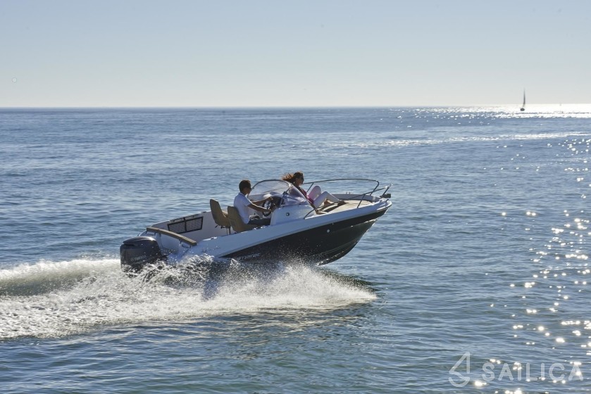 Cap Camarat 5.5 WA S2 - Yacht Charter Sailica