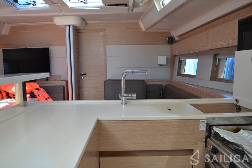 Hanse 588 - Yacht Charter Sailica