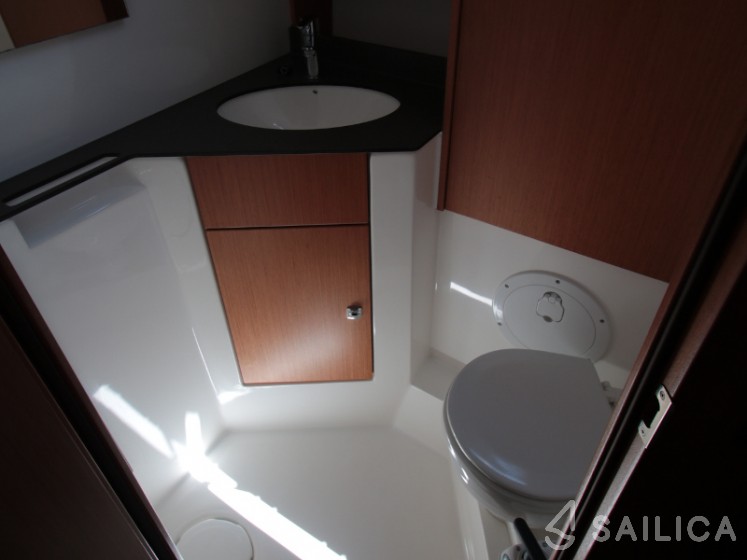 Bavaria 46 Cruiser - Yacht Charter Sailica