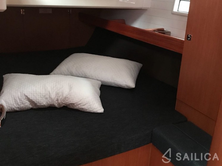 Bavaria Cruiser 46 - Yacht Charter Sailica