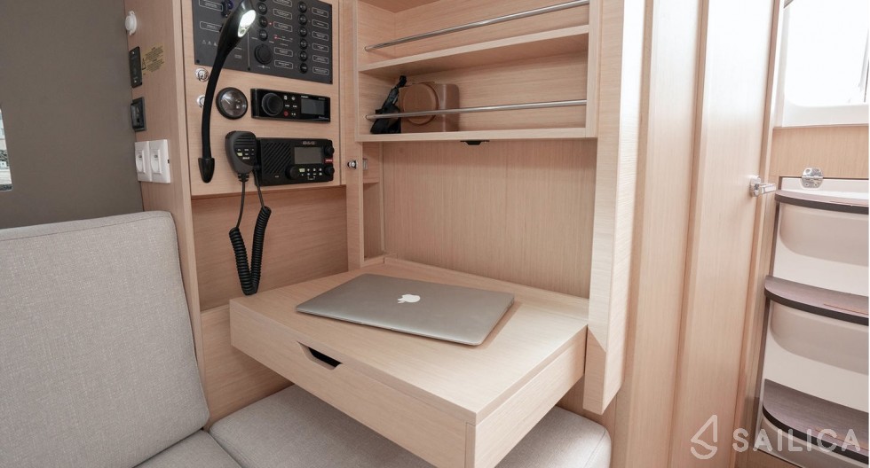 Oceanis 30.1 - Yacht Charter Sailica
