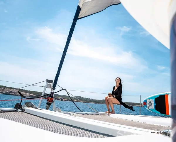Lagoon 400 - Yacht Charter Sailica
