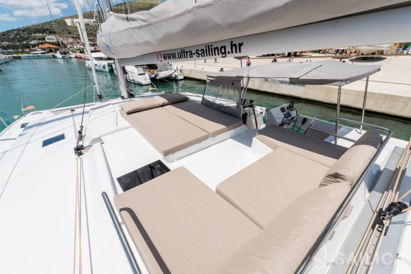 Saona 47 - Yacht Charter Sailica