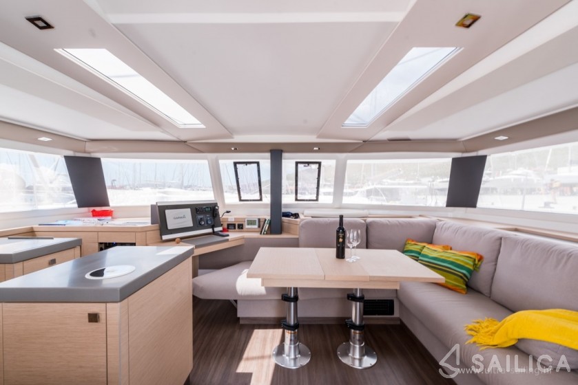 Saona 47 - Yacht Charter Sailica