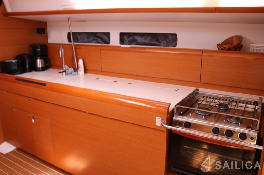 Sun Odyssey 469 - Yacht Charter Sailica