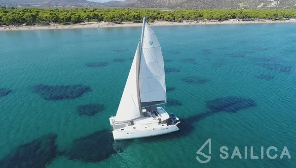 Lagoon 450  Flybridge - Yacht Charter Sailica