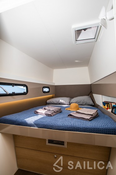 Bali 4.1 - Yacht Charter Sailica