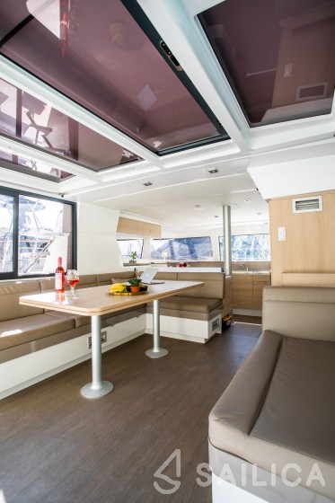 Bali 4.1 - Yacht Charter Sailica