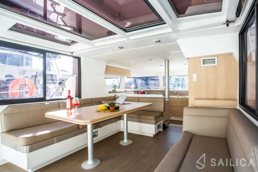 Bali 4.1 - Yacht Charter Sailica
