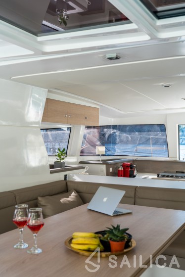 Bali 4.1 - Yacht Charter Sailica